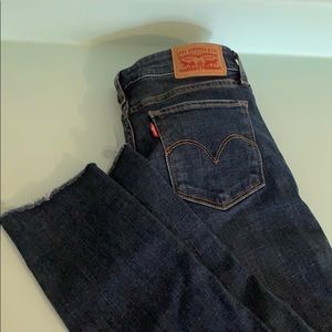 Levi’s size 25